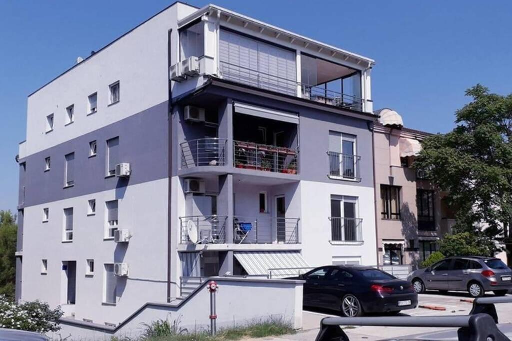 Apartman Franko - Uz Parking พูลา ภายนอก รูปภาพ