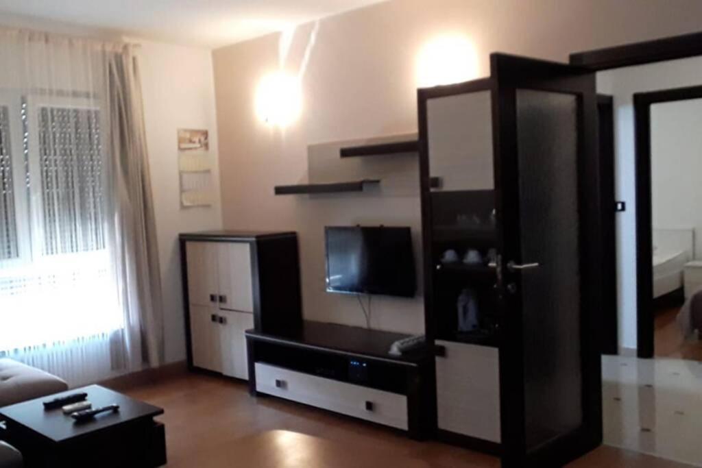 Apartman Franko - Uz Parking พูลา ภายนอก รูปภาพ
