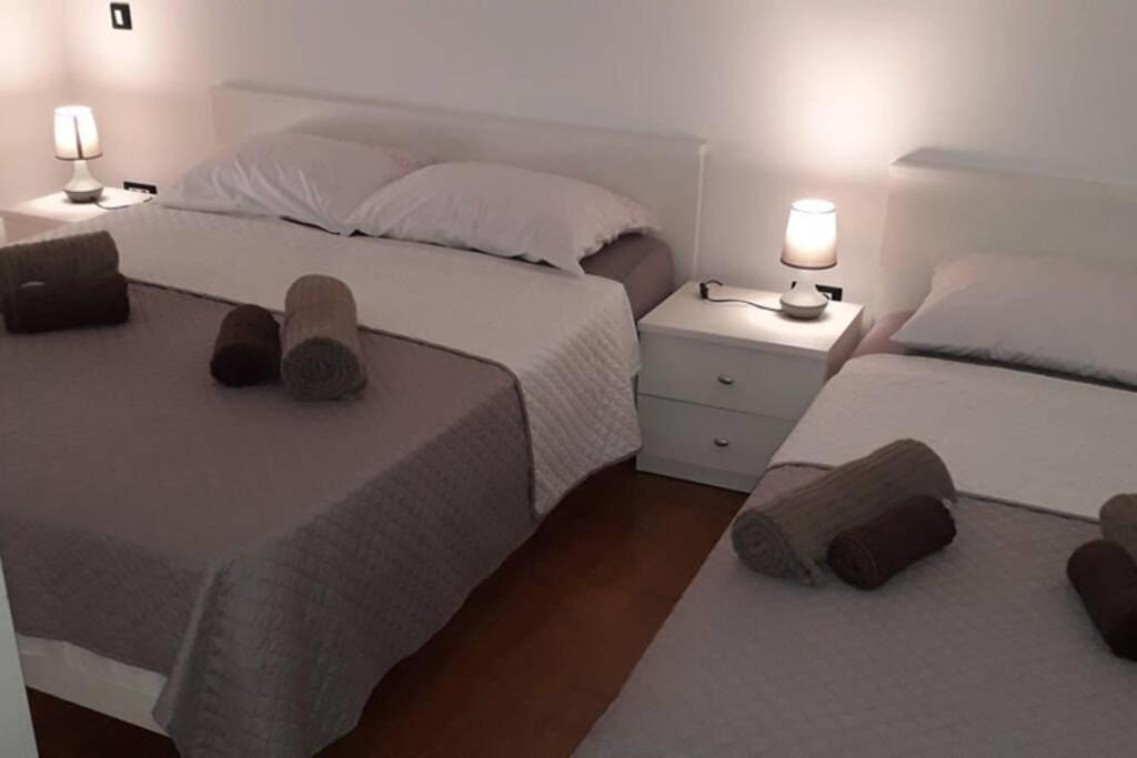 Apartman Franko - Uz Parking พูลา ภายนอก รูปภาพ