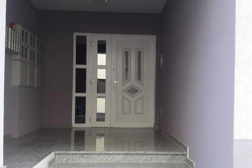 Apartman Franko - Uz Parking พูลา ภายนอก รูปภาพ